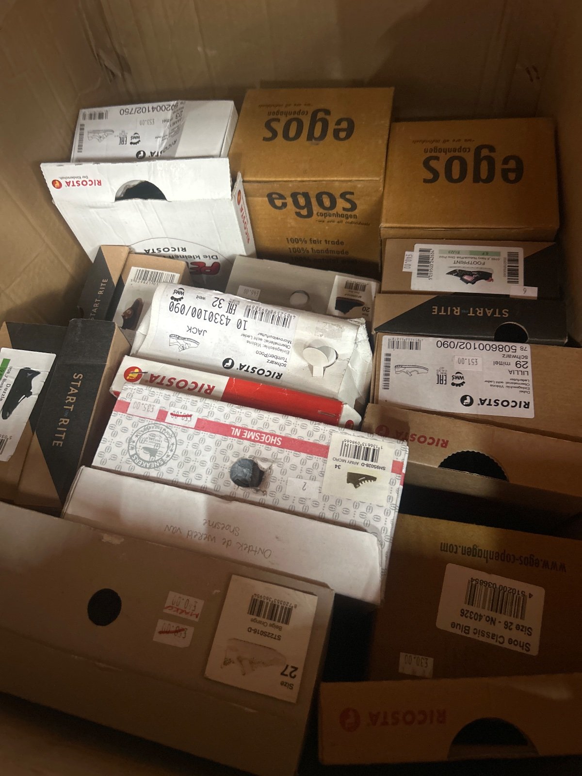 27x JOBLOT Branded Kids Shoes — photo 2