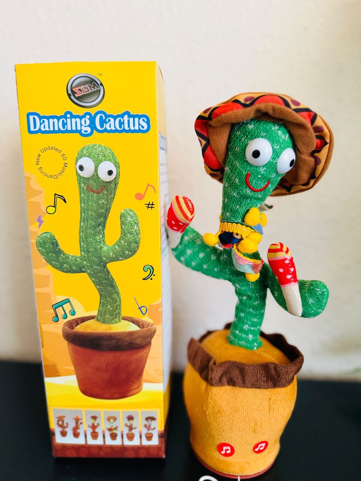 100x DANCING TALKING CACTUS  3 different designs, dancing and talking, rechargeable with usb cable and box, English songs