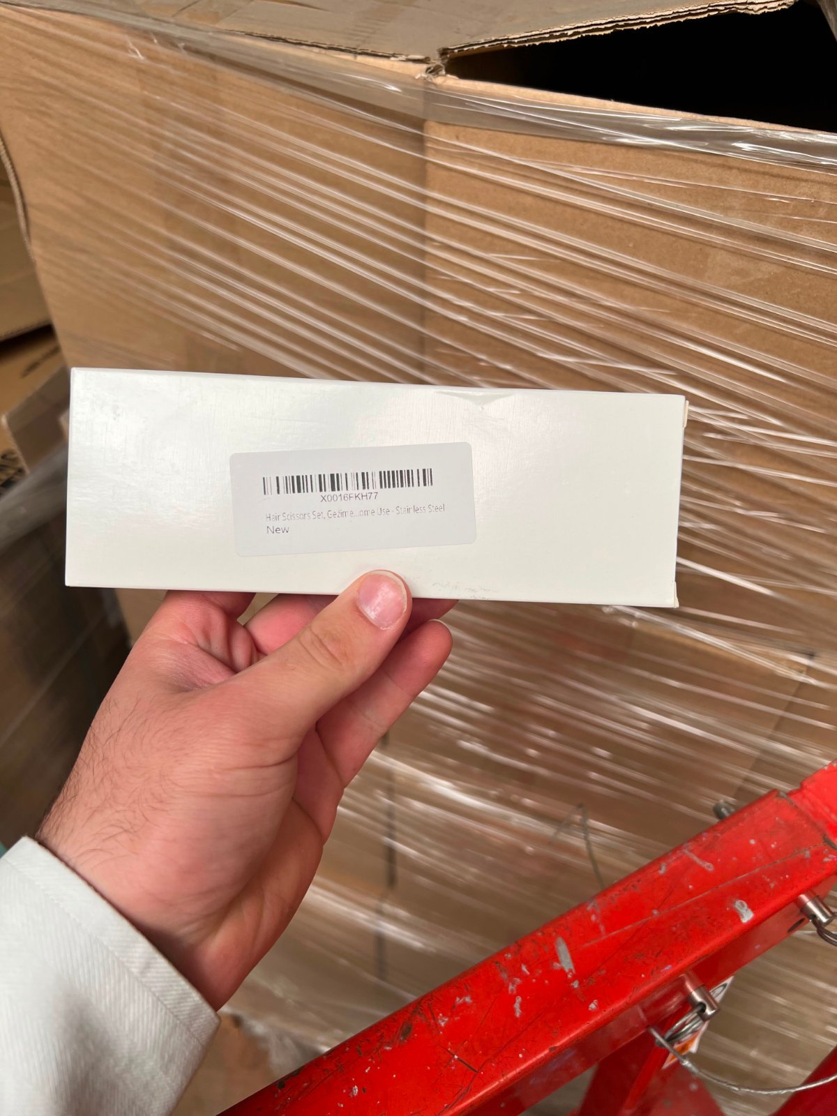 JobLot: 1750x High-Quality Hairdresser & Barber Sets — photo 3