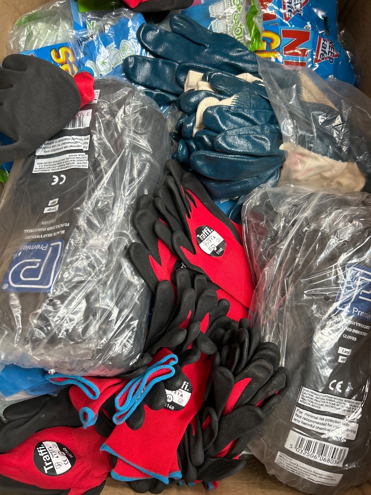 Source photograph for Mixed box of gloves