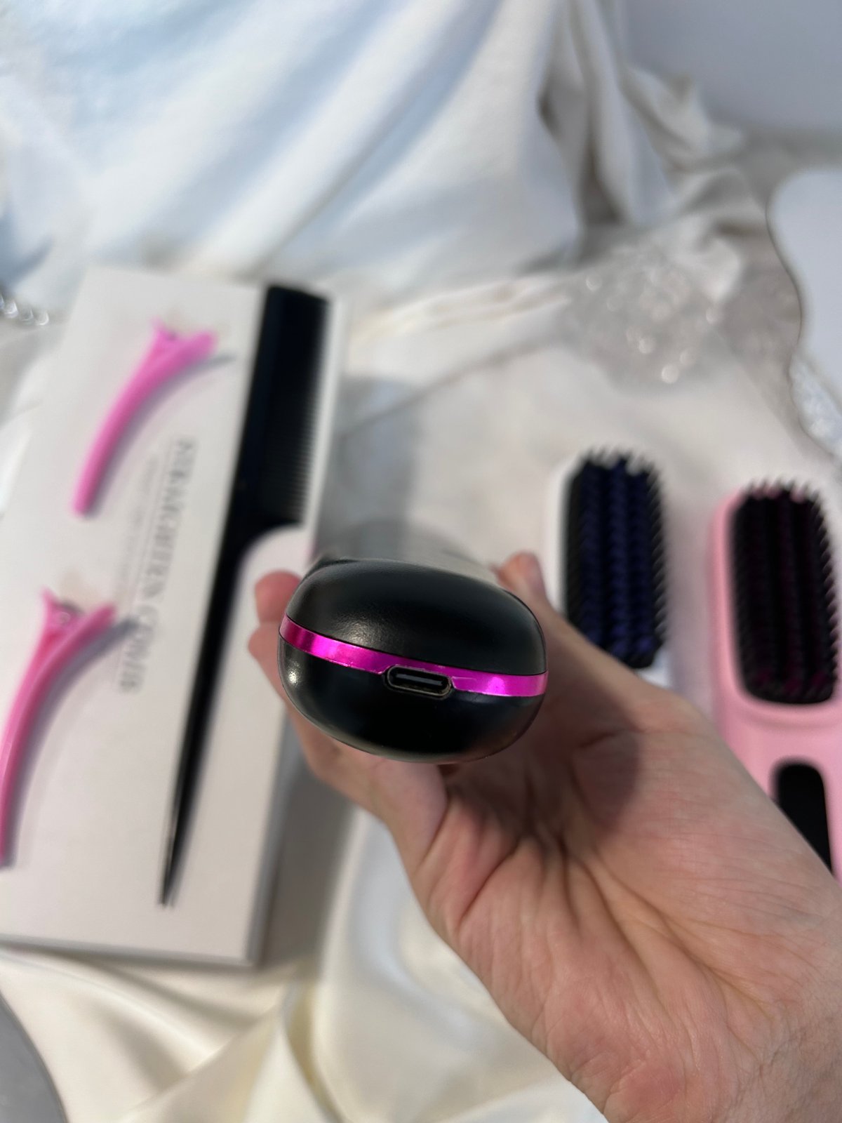 40x Hair Straightening Brushes & Combs – 20 Black / 20 Pink, New — photo 5