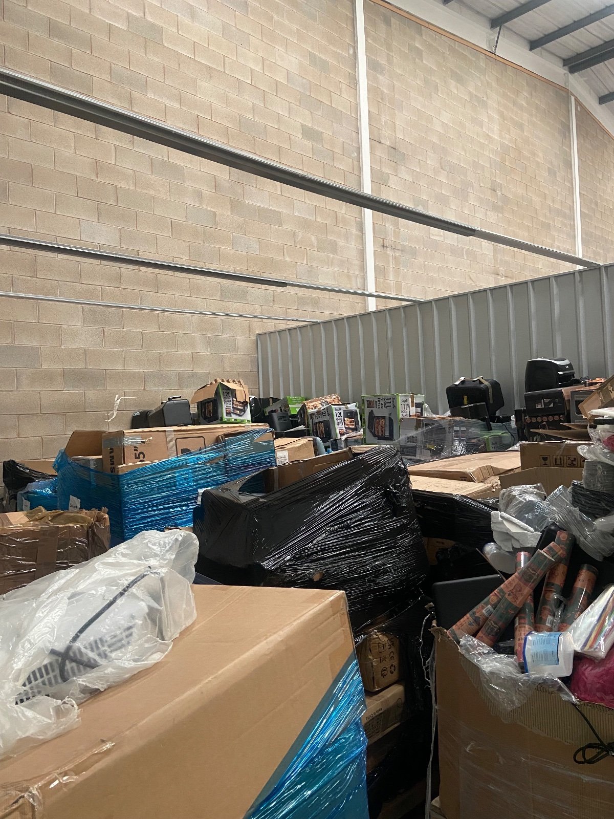 Pallet Deal: Amazon Clearance Stock Pallet