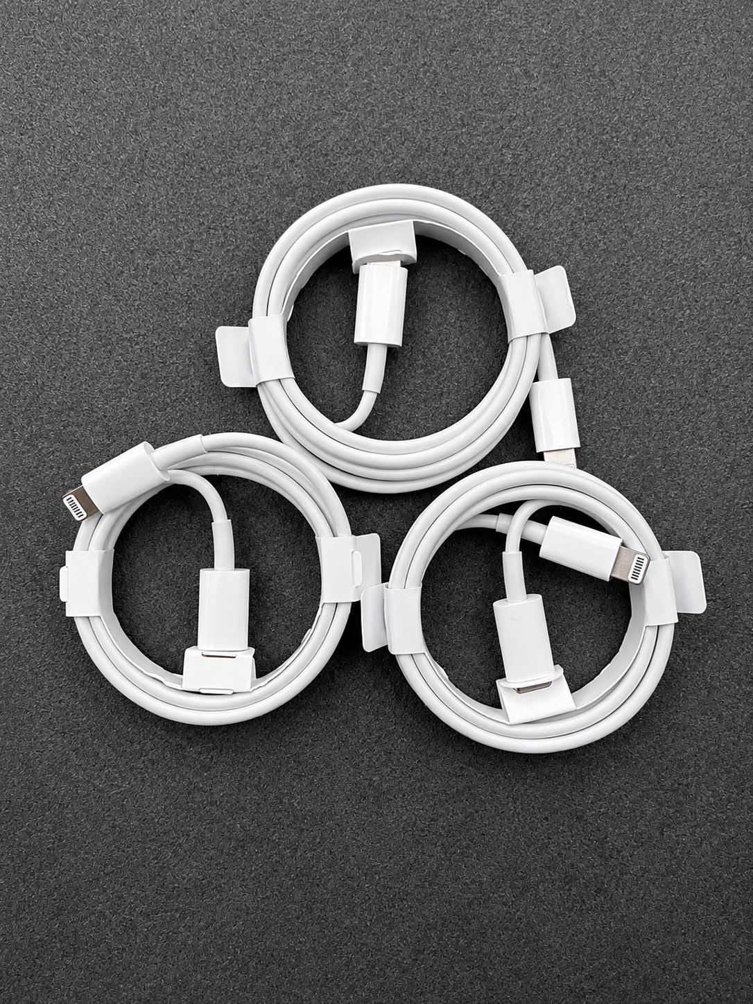 10x Genuine Apple USB-C to Lightning Cable – 1 Metre — photo 2