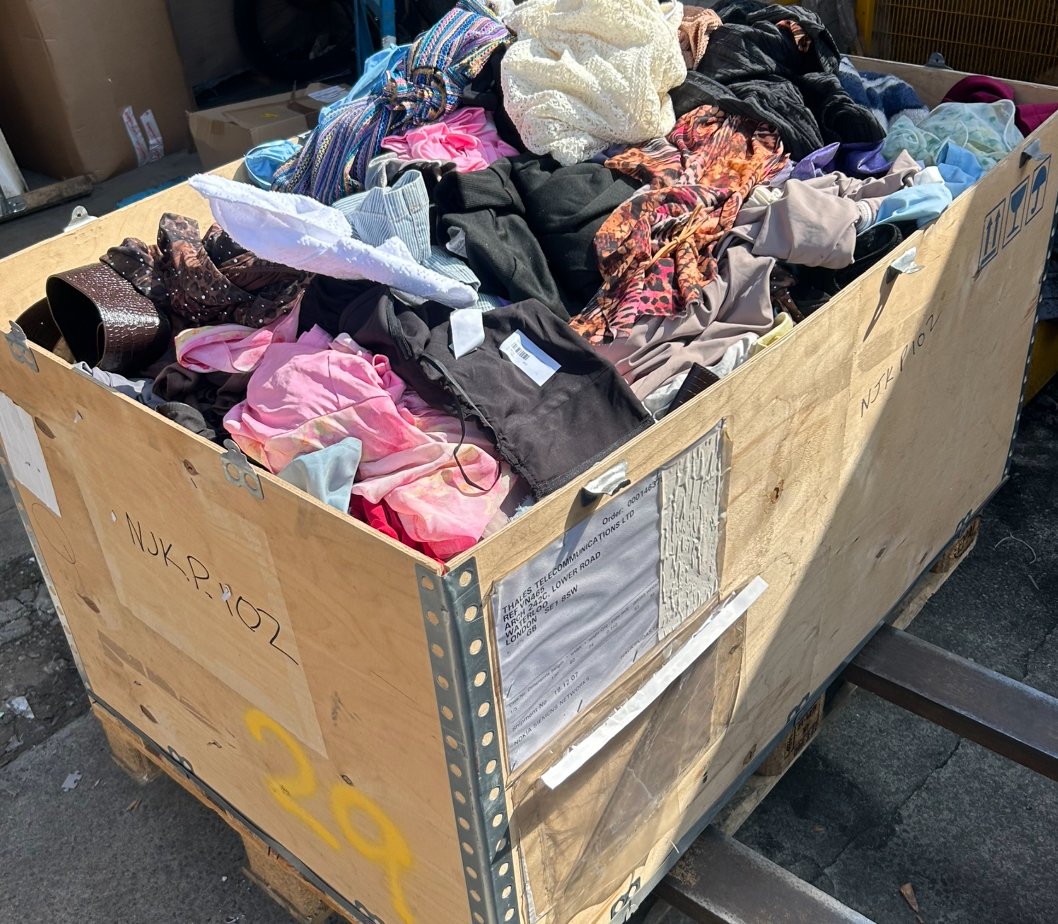 300x Pieces of Missguided Clothing