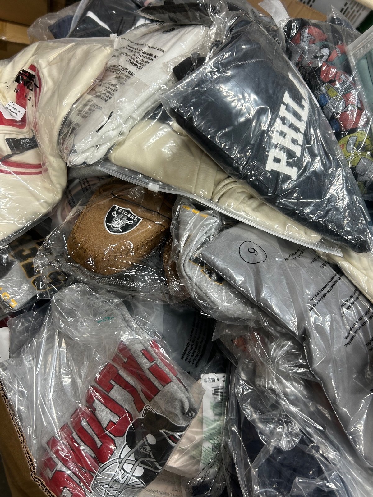 GIANT Branded Clothing Pallet — photo 5