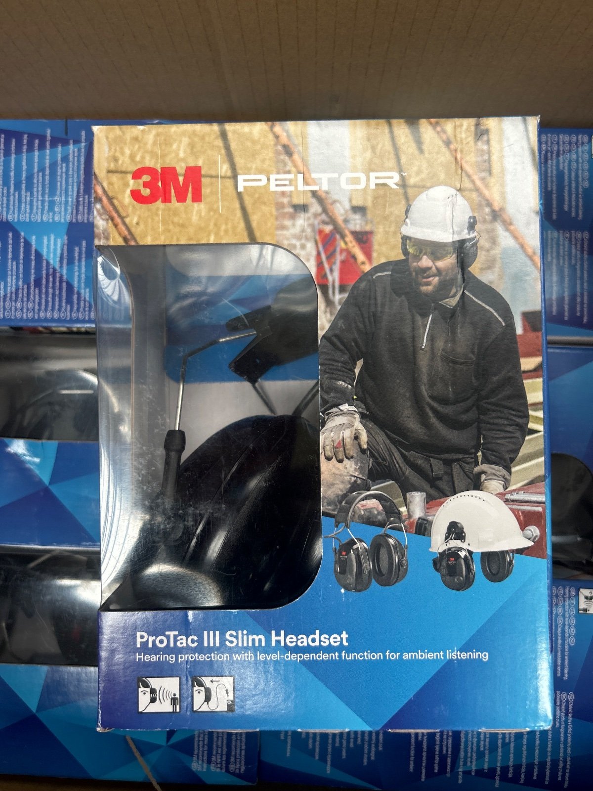 8x 3M Protac III Slim Headsets