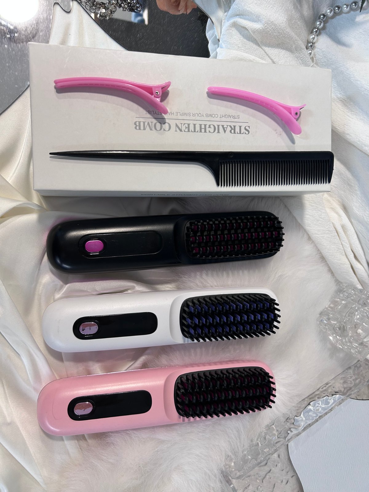 40x Hair Straightening Brushes & Combs – 20 Black / 20 Pink, New