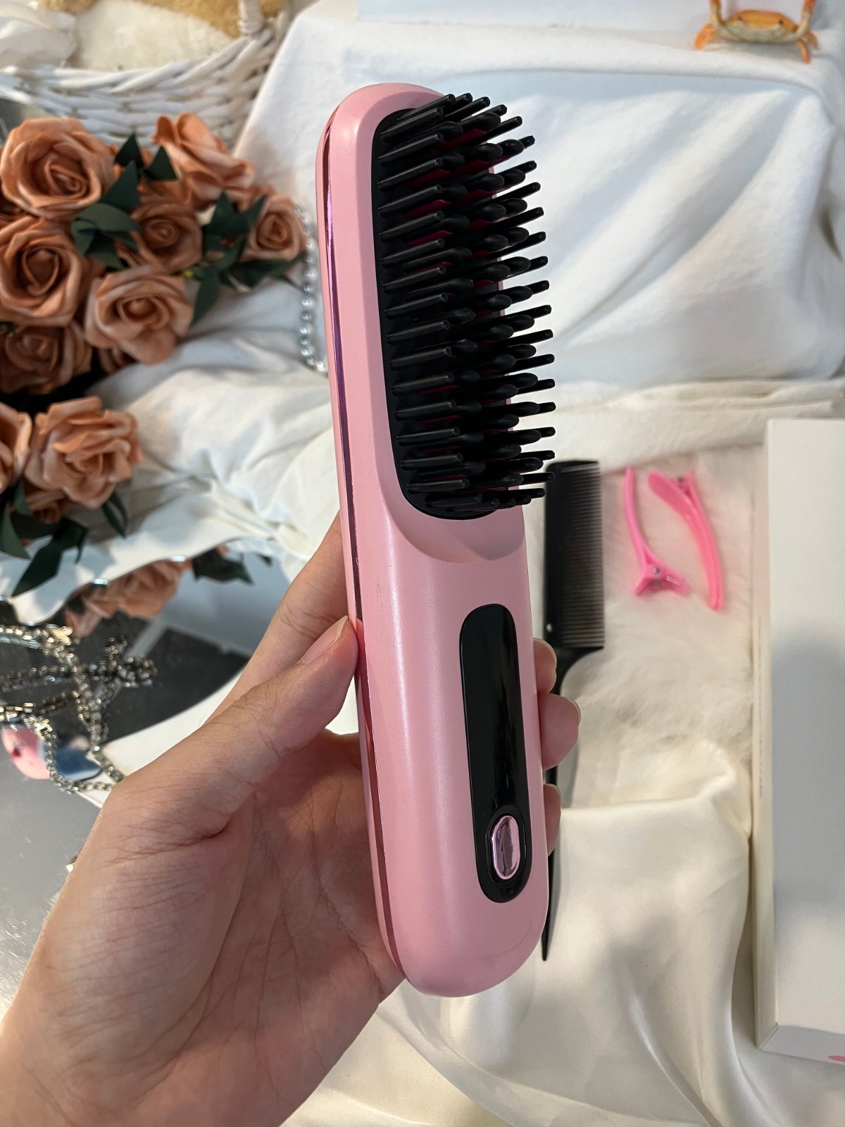 Source photograph for 40x Hair Straightening Brushes & Combs - 20 Pink / 20 Black, New