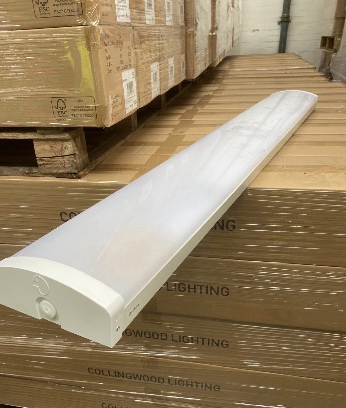 40 X 4FT COLLINGWOOD LED BATTEN 4000K RRP £ 3,480