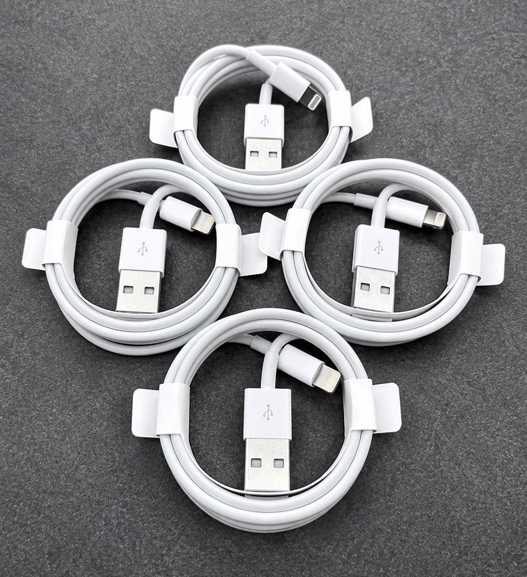 Genuine Apple MQUE2ZM/A USB-A to Lightning Cable 1M — photo 2