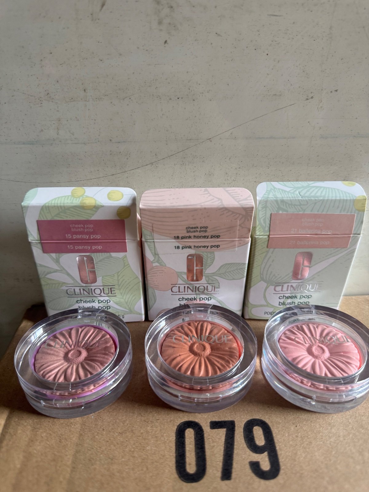 520x Clinique Cheek Pop Blush Pop – Assorted Shades