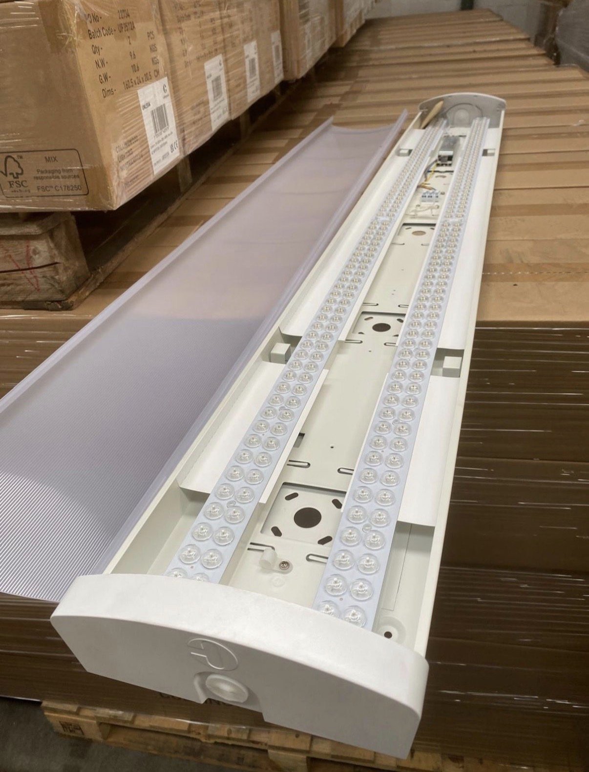 20 x Collingwood LED Batten 4ft 4000k