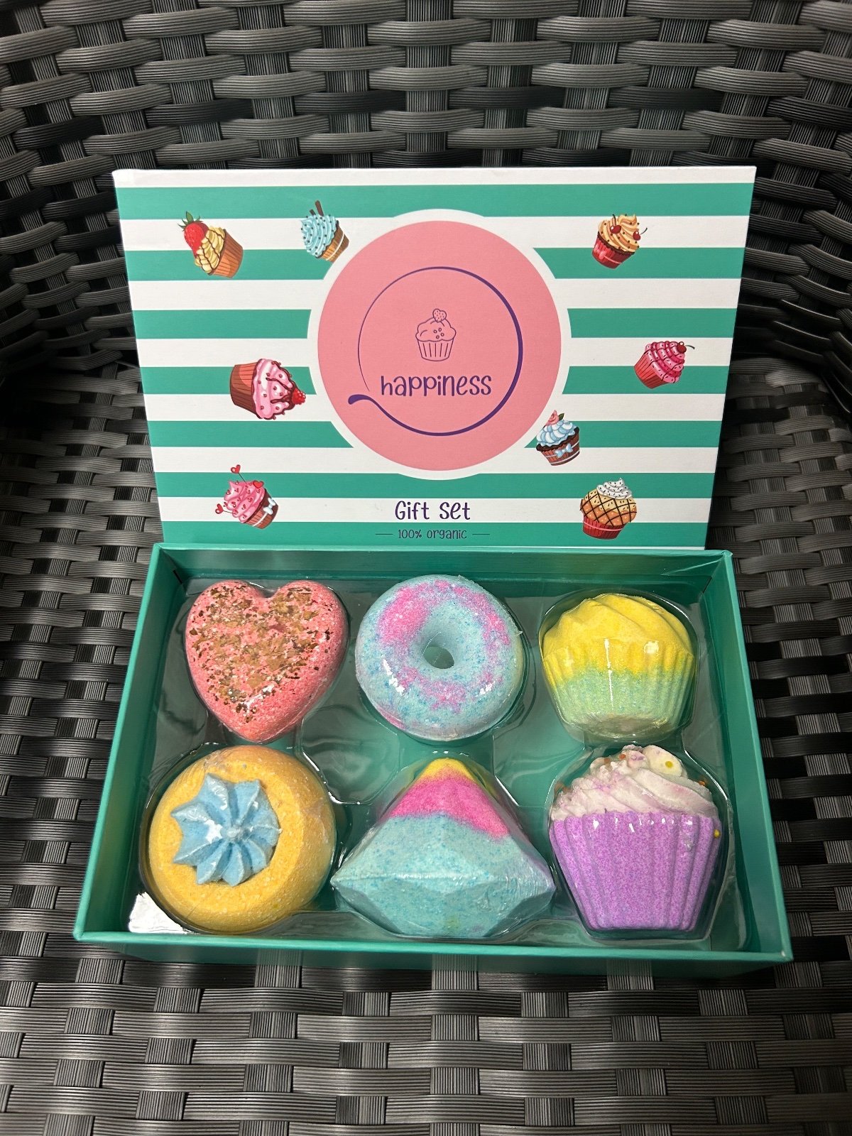 Source photograph for 108x Organic Bath Bombs 6pc