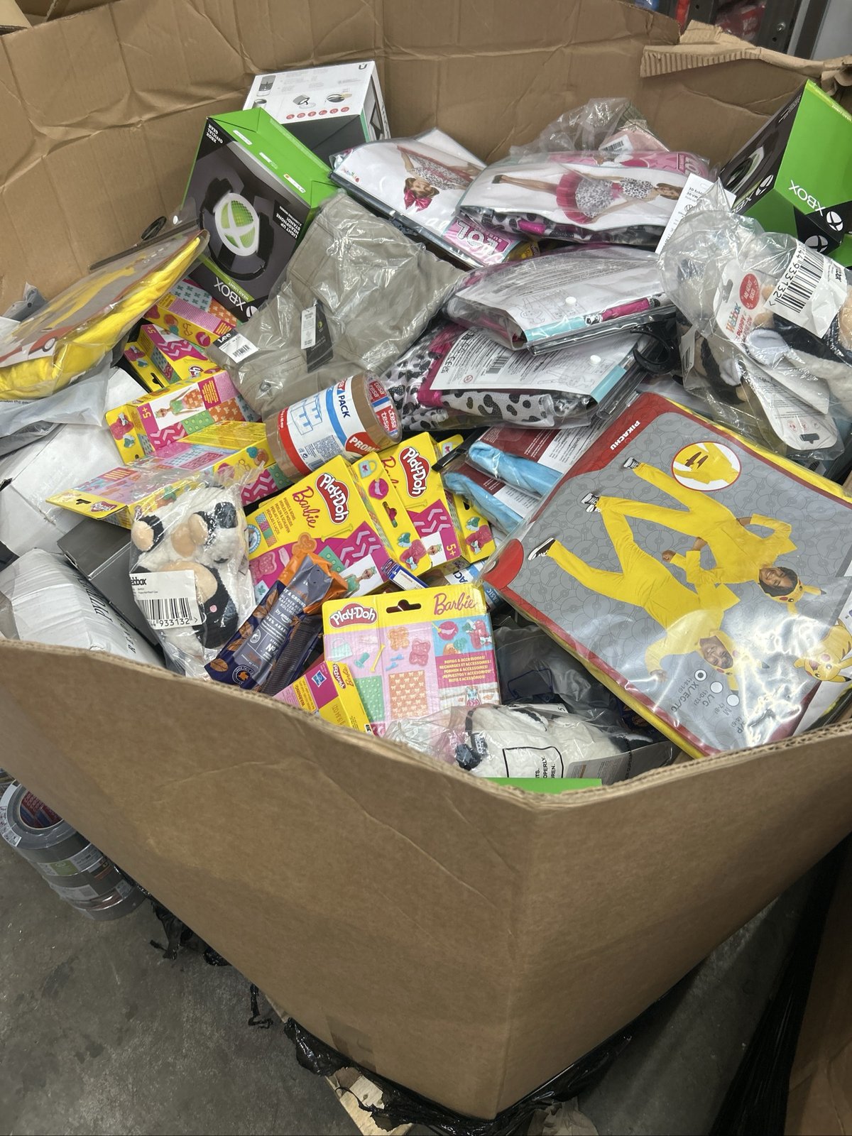 Source photograph for Monster Amazon FBA Pallet